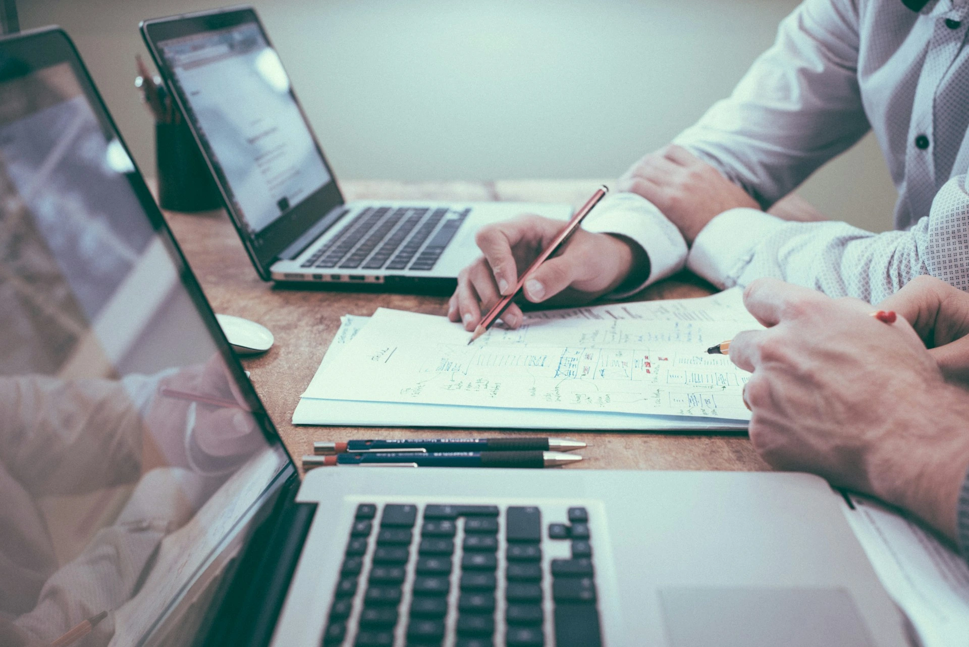 Гайд по SEO для сайтов консалтинговых компаний: как привлекать B2B-клиентов